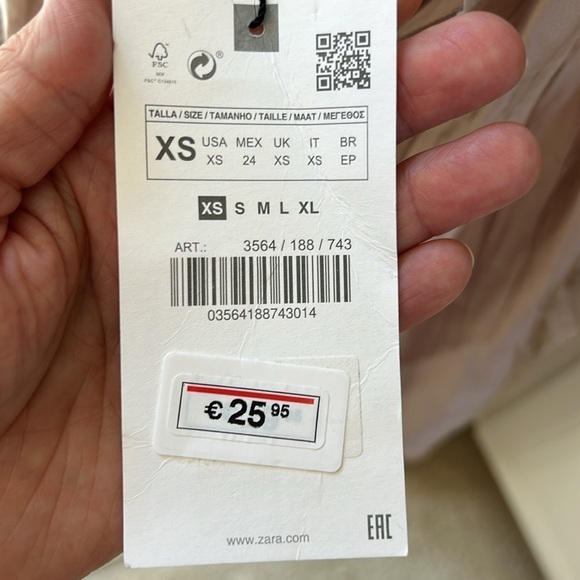 Zara Pleated Sleeveless High Neck Satin Blouse NWT Size XS - Picture 4 of 10